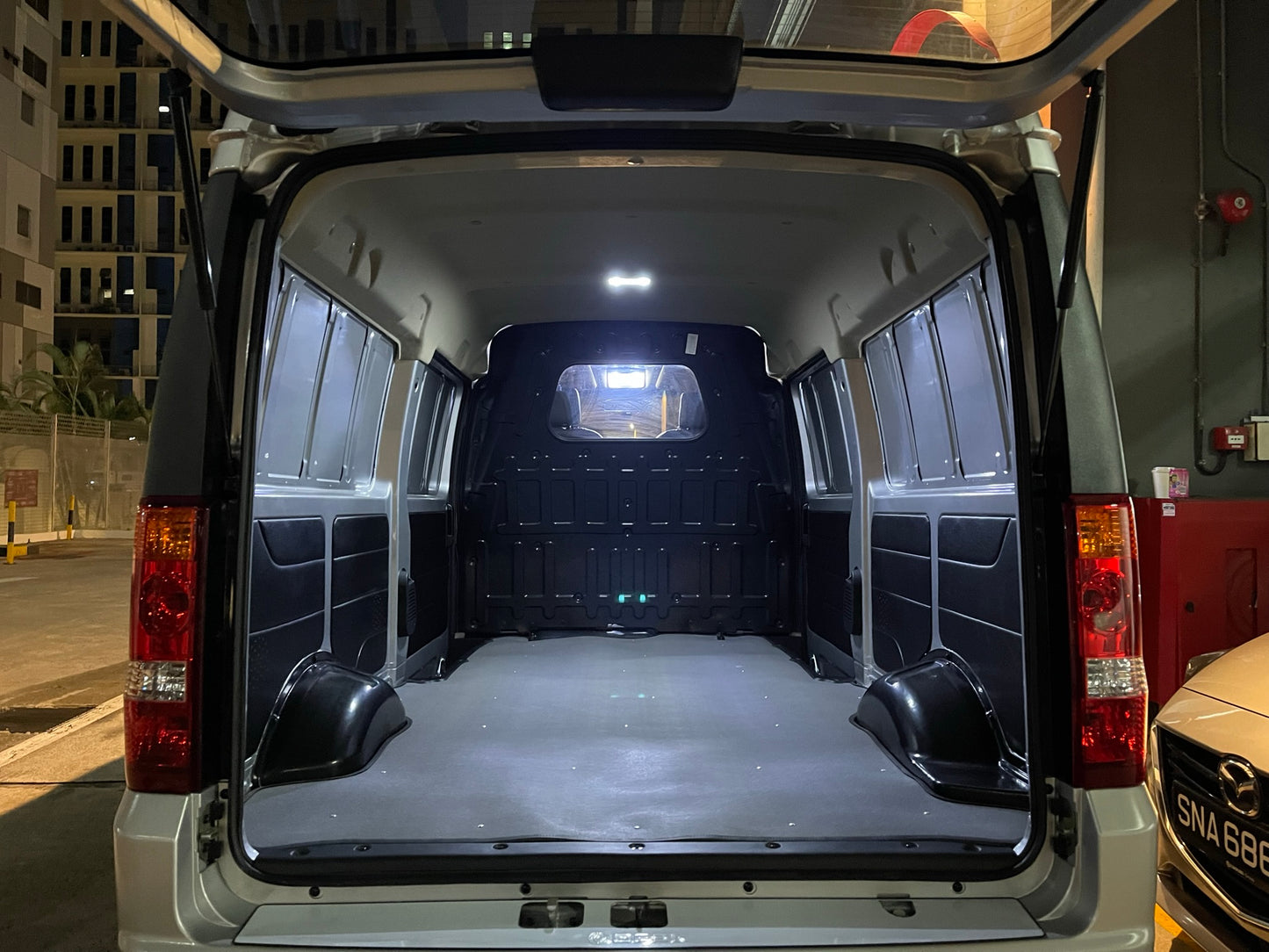 DFSK EC35 EV Van Auto