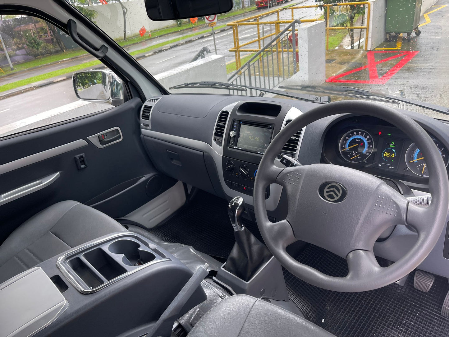 Golden Dragon EV Minibus Auto