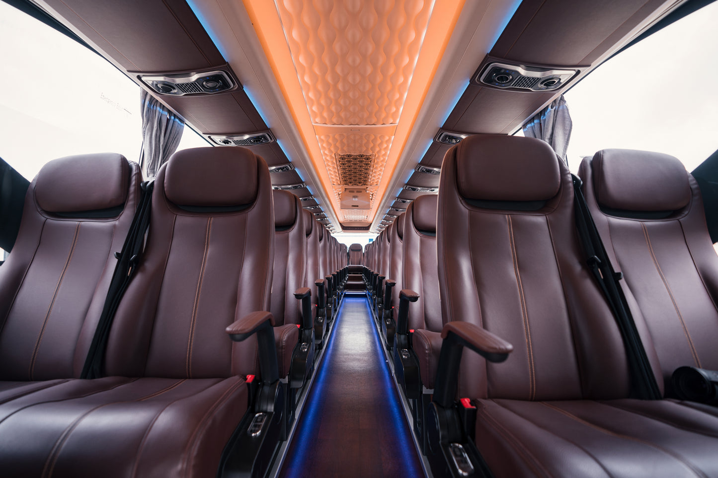 Golden Dragon Luxury Bus (53) Auto Diesel