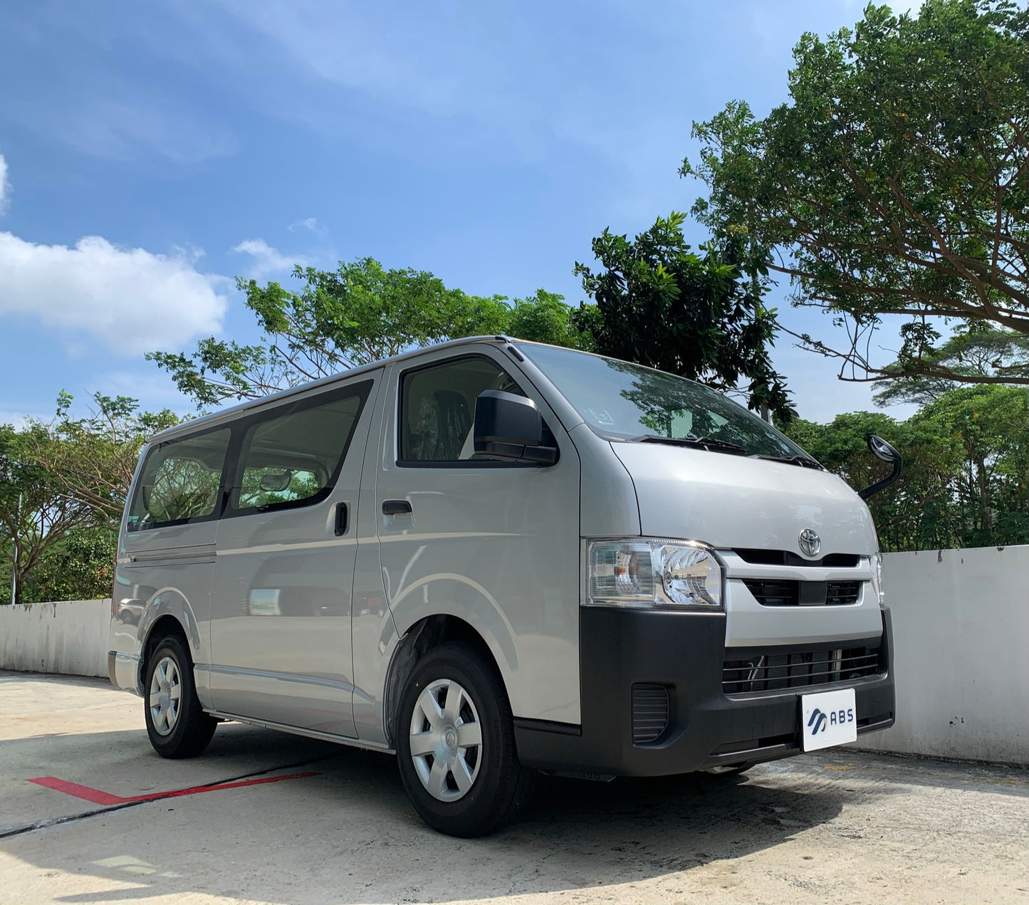 Toyota Hiace 2.0A LED Head Light Rear Aircon, Toyota Hiace Auto Petrol, Toyota Hiace Auto 5 Door Glass Window, Toyota Hiace Auto Metal Windor