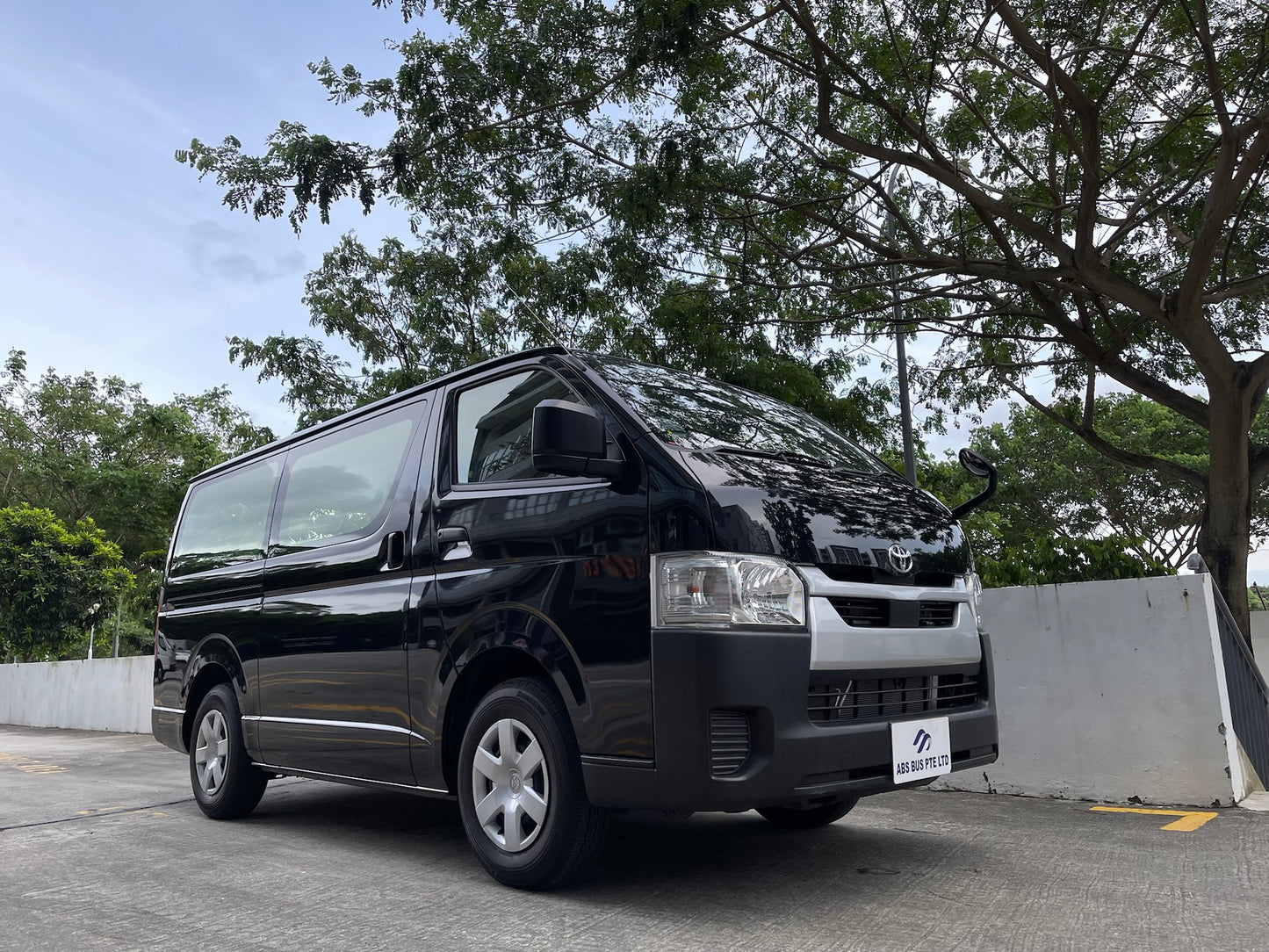 Toyota Hiace 2.0 Auto (Petrol)