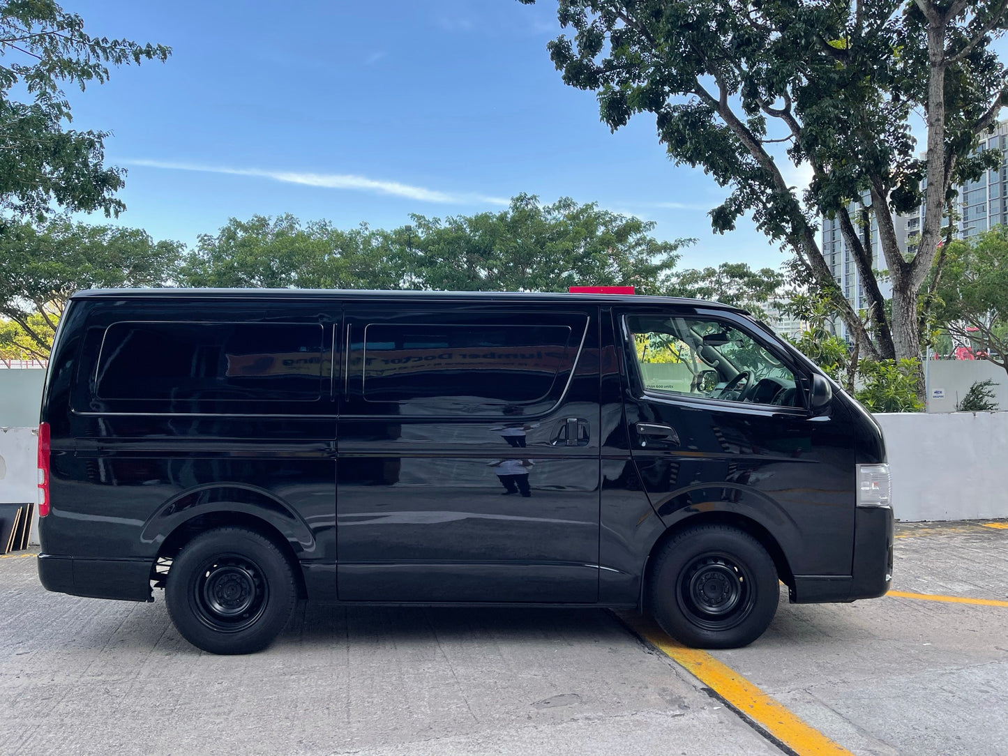Toyota Hiace 2.0 Auto (Petrol)